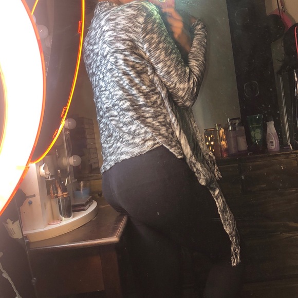 Cardigan - Picture 3 of 4